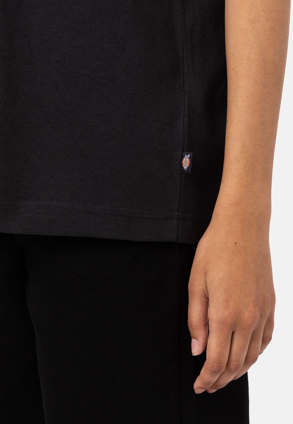 Базовая футболка Summerdale Dickies, черная 
Базовая футболка Summerdale Dickies, черная