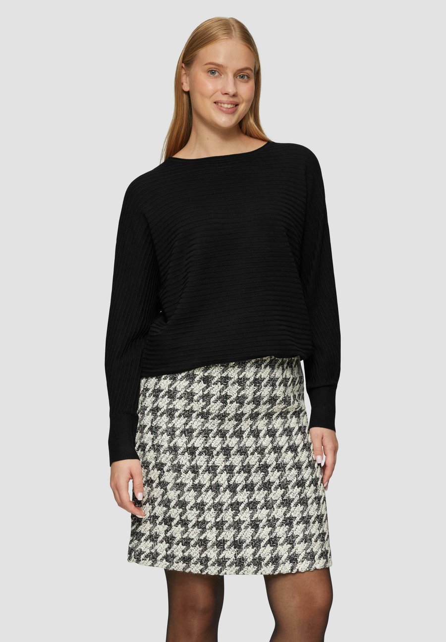 Джемпер s.Oliver Jumper, Schwarz/Black
Джемпер s.Oliver Jumper, Schwarz/Black