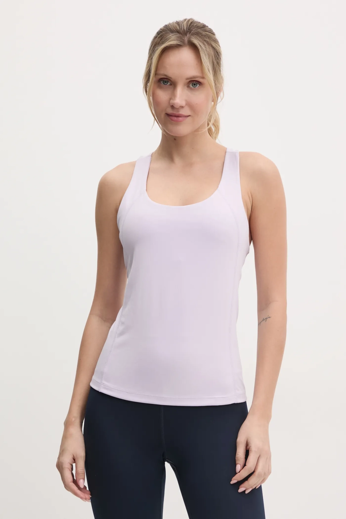 Dknyй топ, фиолетовый
Dknyй топ, фиолетовый