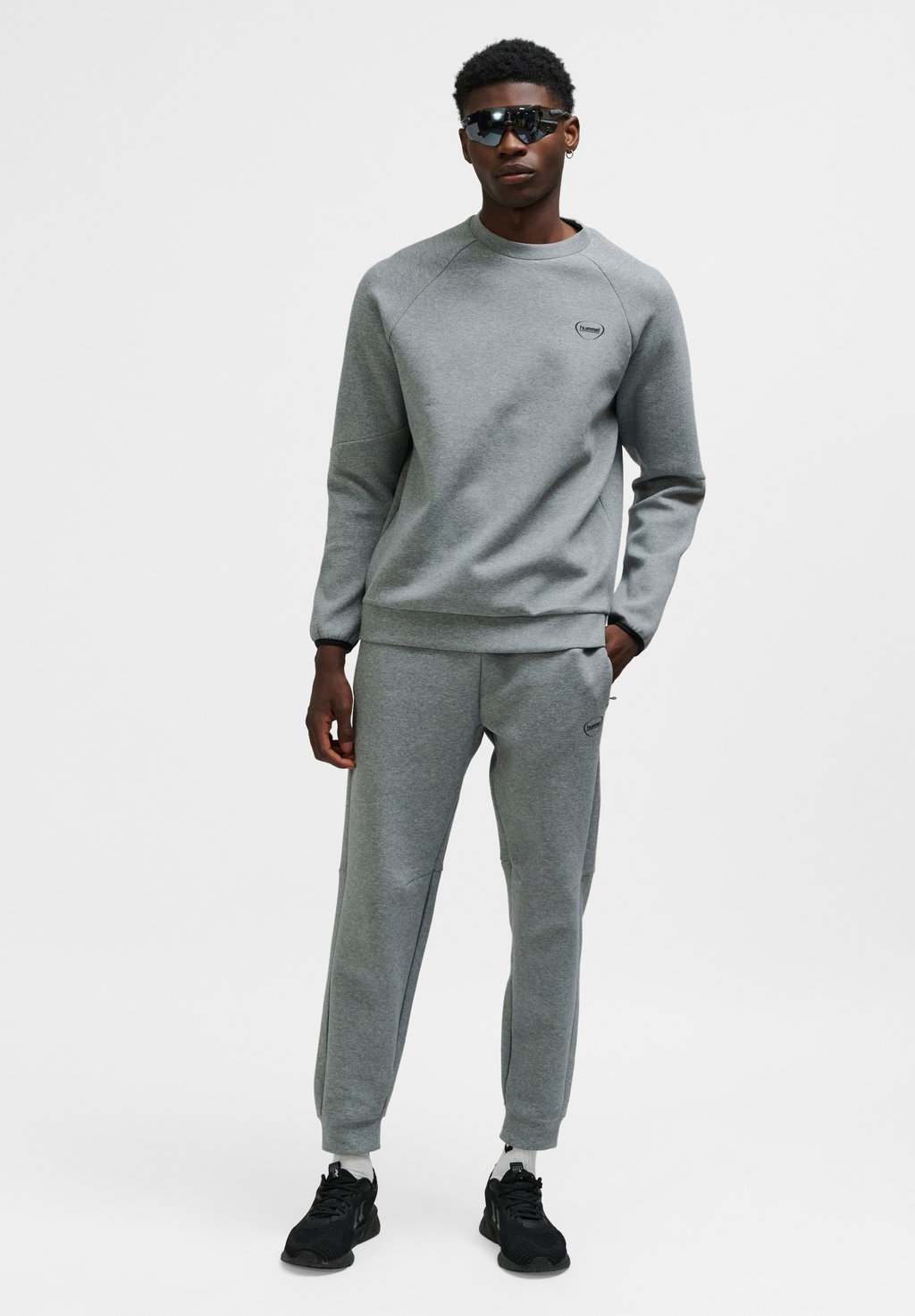 Толстовка REGULAR CREW Hummel, серый
Толстовка REGULAR CREW Hummel, серый