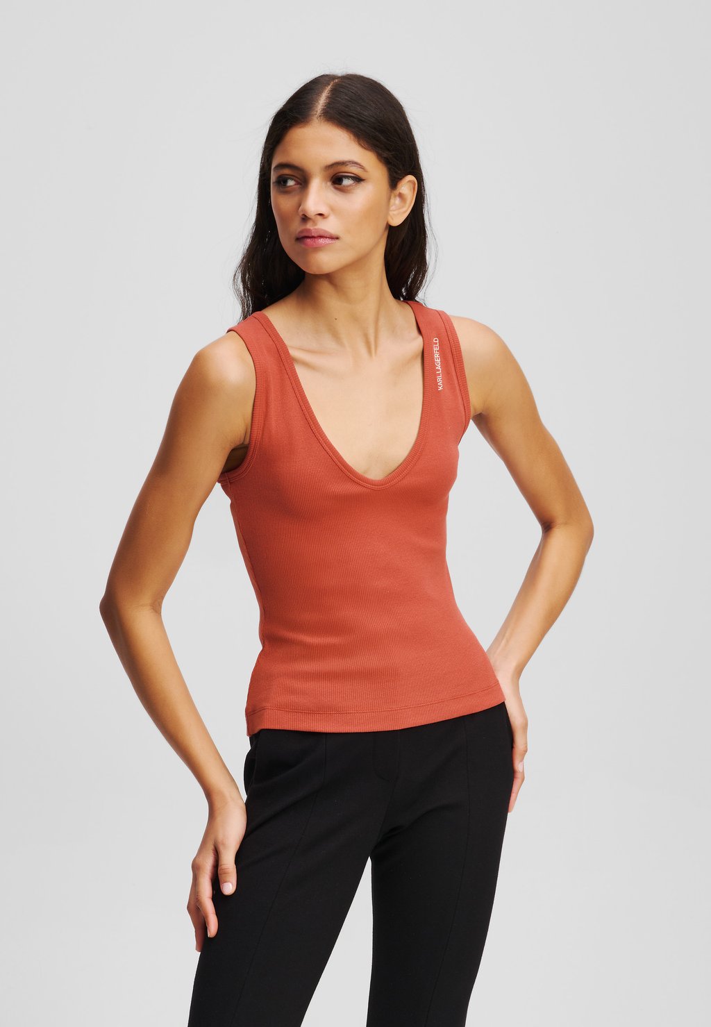 Топ TANK KARL LAGERFELD, медный
Топ TANK KARL LAGERFELD, медный