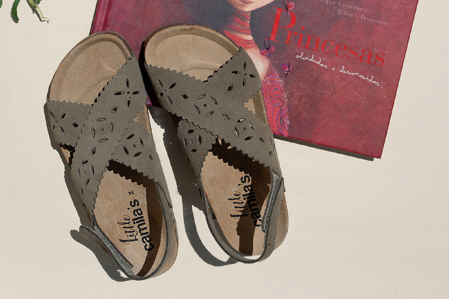 Сандалии Ruthie с регулируемым ремешком Little Camila'S, коричневый
Сандалии Ruthie с регулируемым ремешком Little Camila'S, коричневый