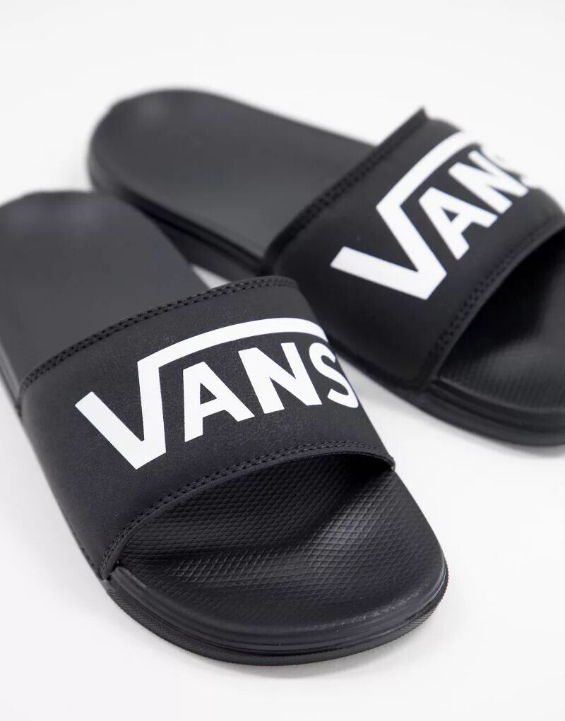 Черные шлепанцы Vans La Costa
Черные шлепанцы Vans La Costa