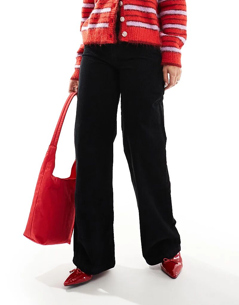 Широкие вельветовые брюки DTT Silvia черного цвета Don't Think Twice
Широкие вельветовые брюки DTT Silvia черного цвета Don't Think Twice