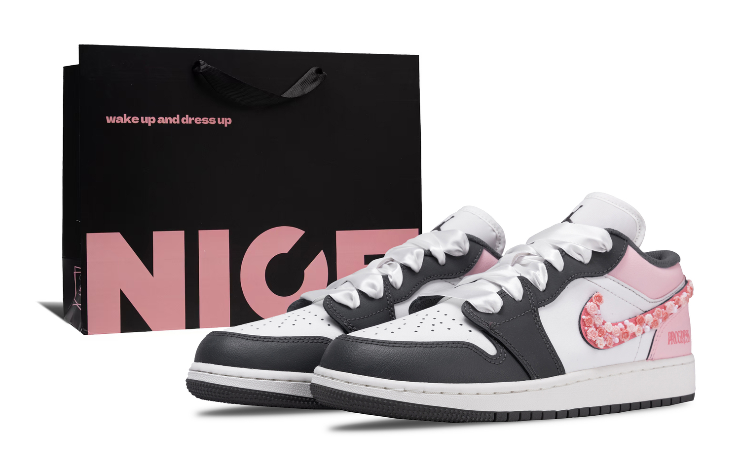 Jordan Air 1 Urban Chic Style Rose устойчивые к истиранию низкие детские баскетбольные кроссовки pink
Jordan Air 1 Urban Chic Style Rose устойчивые к истиранию низкие детские баскетбольные кроссовки pink