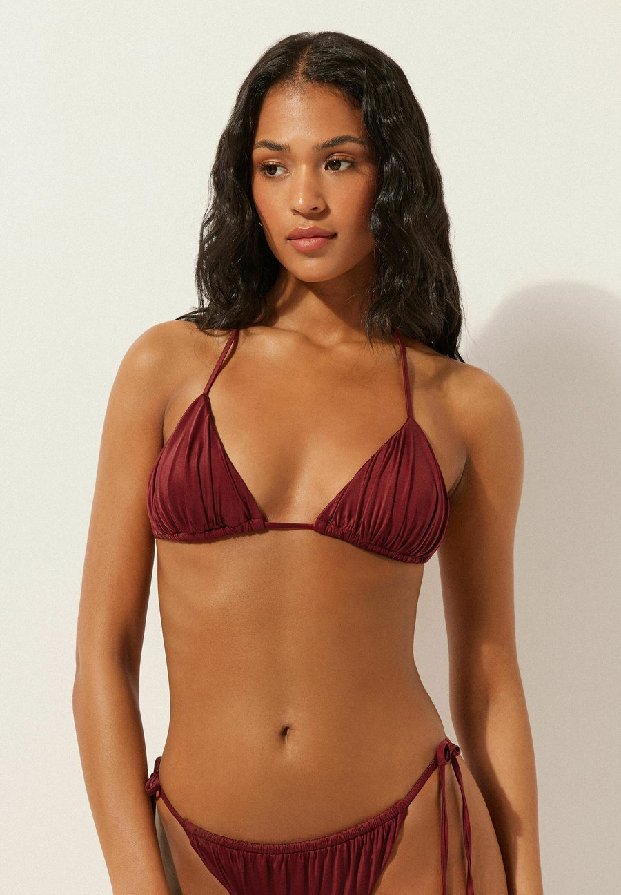 Топ бикини Calzedonia Bikini top, Red/Dark Red
Топ бикини Calzedonia Bikini top, Red/Dark Red