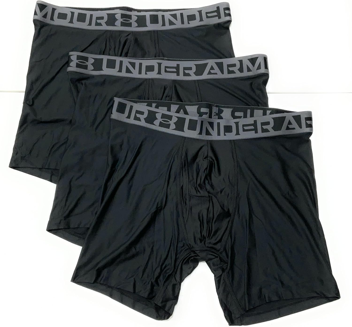 Комплект из 3 пар трусов-боксеров Under Armour Essential Tech Boxerjock с длиной внутреннего шва 6 дюймов, Black/Black/Black
Комплект из 3 пар трусов-боксеров Under Armour Essential Tech Boxerjock с длиной внутреннего шва 6 дюймов, Black/Black/Black