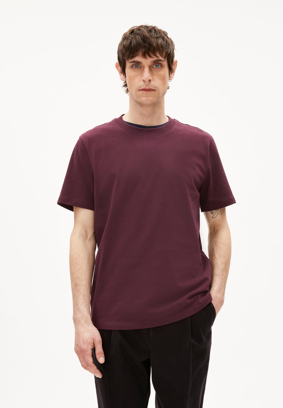 Футболка ARMEDANGELS MAARKUS SOLID, Dark Cranberry/Bordeaux
Футболка ARMEDANGELS MAARKUS SOLID, Dark Cranberry/Bordeaux