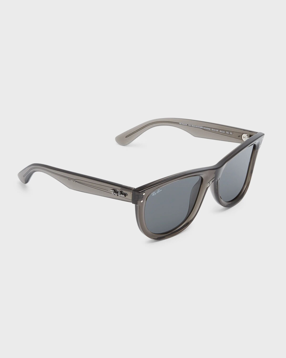 Мужские квадратные солнцезащитные очки Wayfarer из обратного ацетата, 53 мм Ray Ban, цвет Black
Мужские квадратные солнцезащитные очки Wayfarer из обратного ацетата, 53 мм Ray Ban, цвет Black