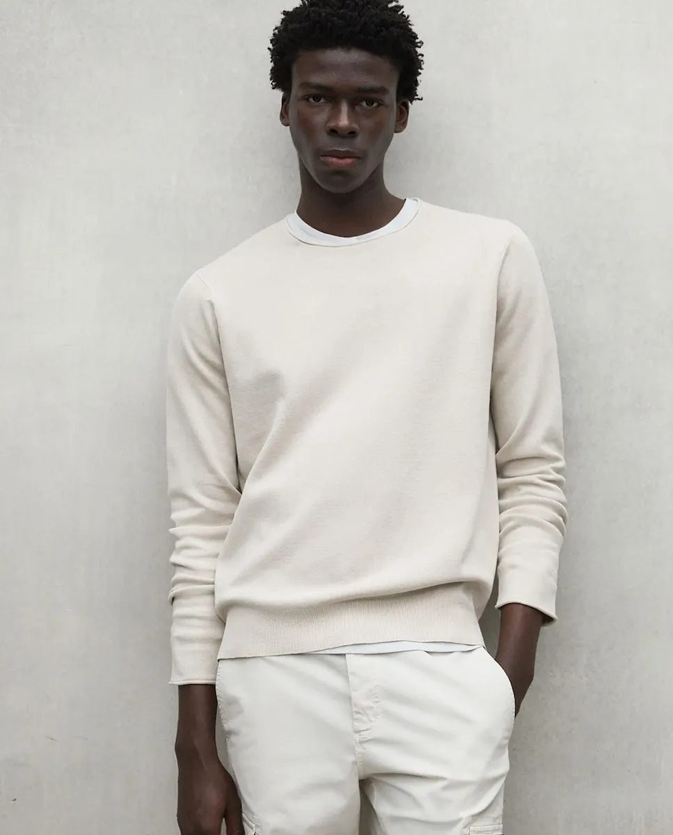 Мужской свитер тонкой вязки с разрезом внизу и круглым вырезом горловины Ecoalf, бежевый
Мужской свитер тонкой вязки с разрезом внизу и круглым вырезом горловины Ecoalf, бежевый