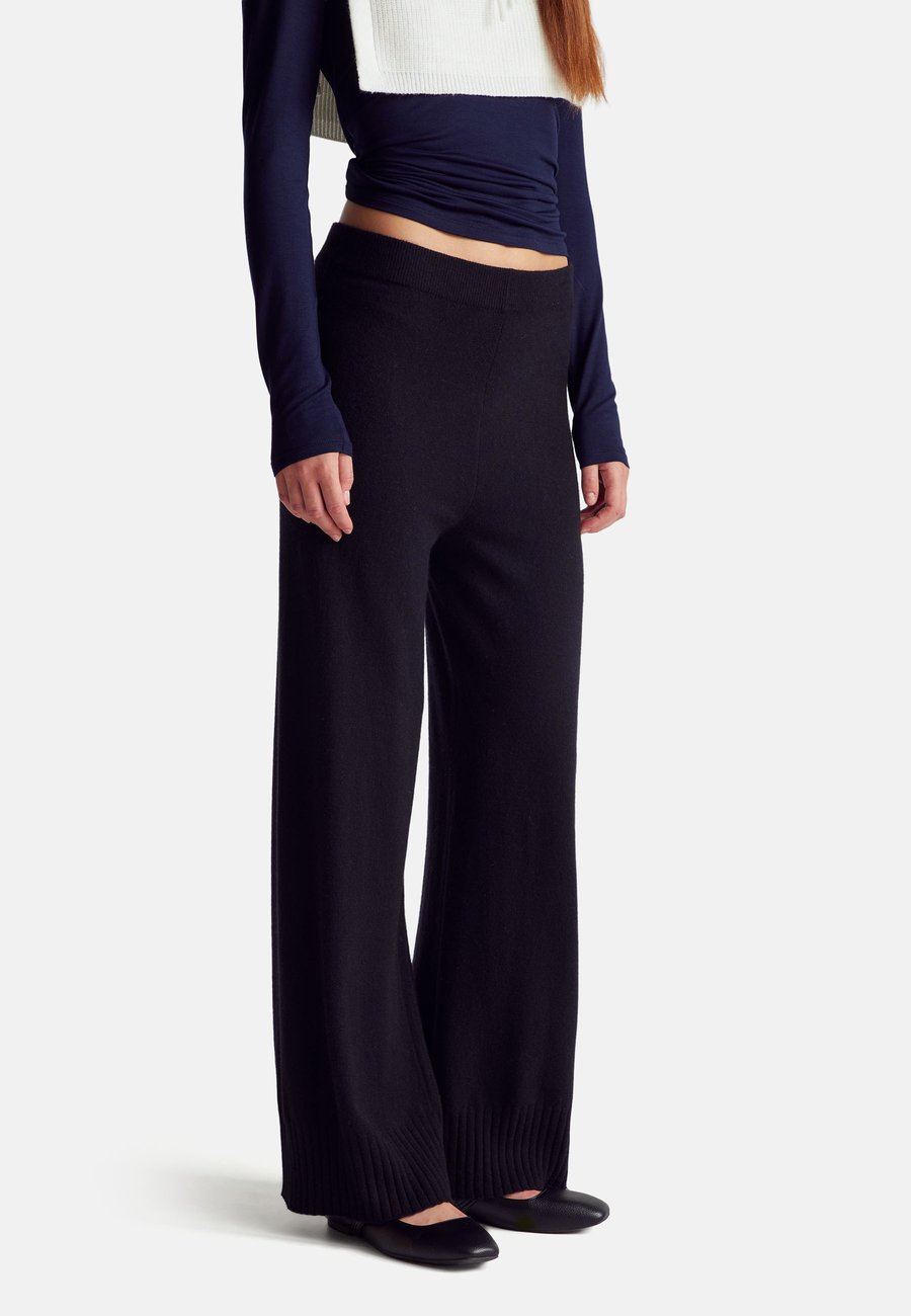 Брюки United Colors of Benetton WIDE , Black
Брюки United Colors of Benetton WIDE , Black