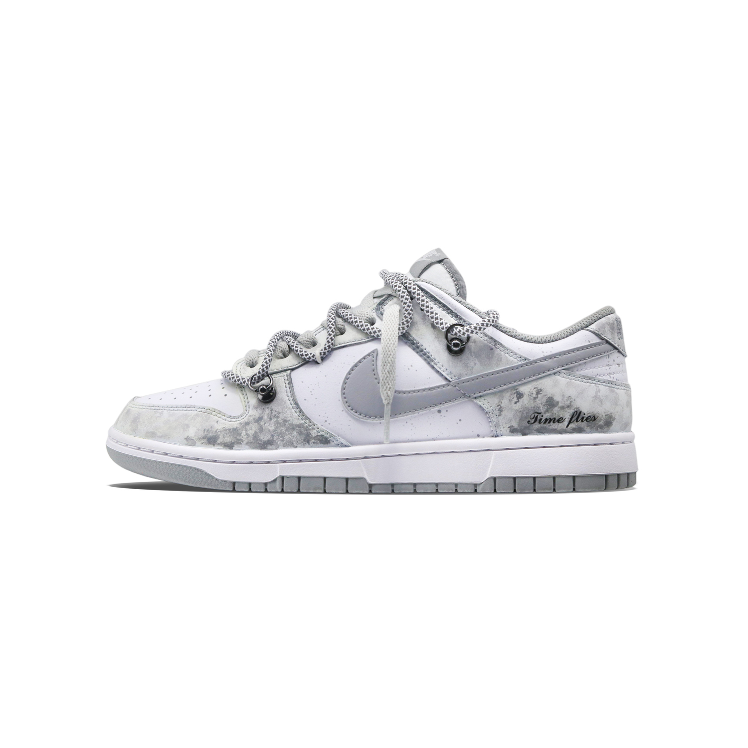 Nike Кроссовки для скейтбординга Dunk White Moon Shadow Low top, унисекс, серый с белыми элементами
Nike Кроссовки для скейтбординга Dunk White Moon Shadow Low top, унисекс, серый с белыми элементами