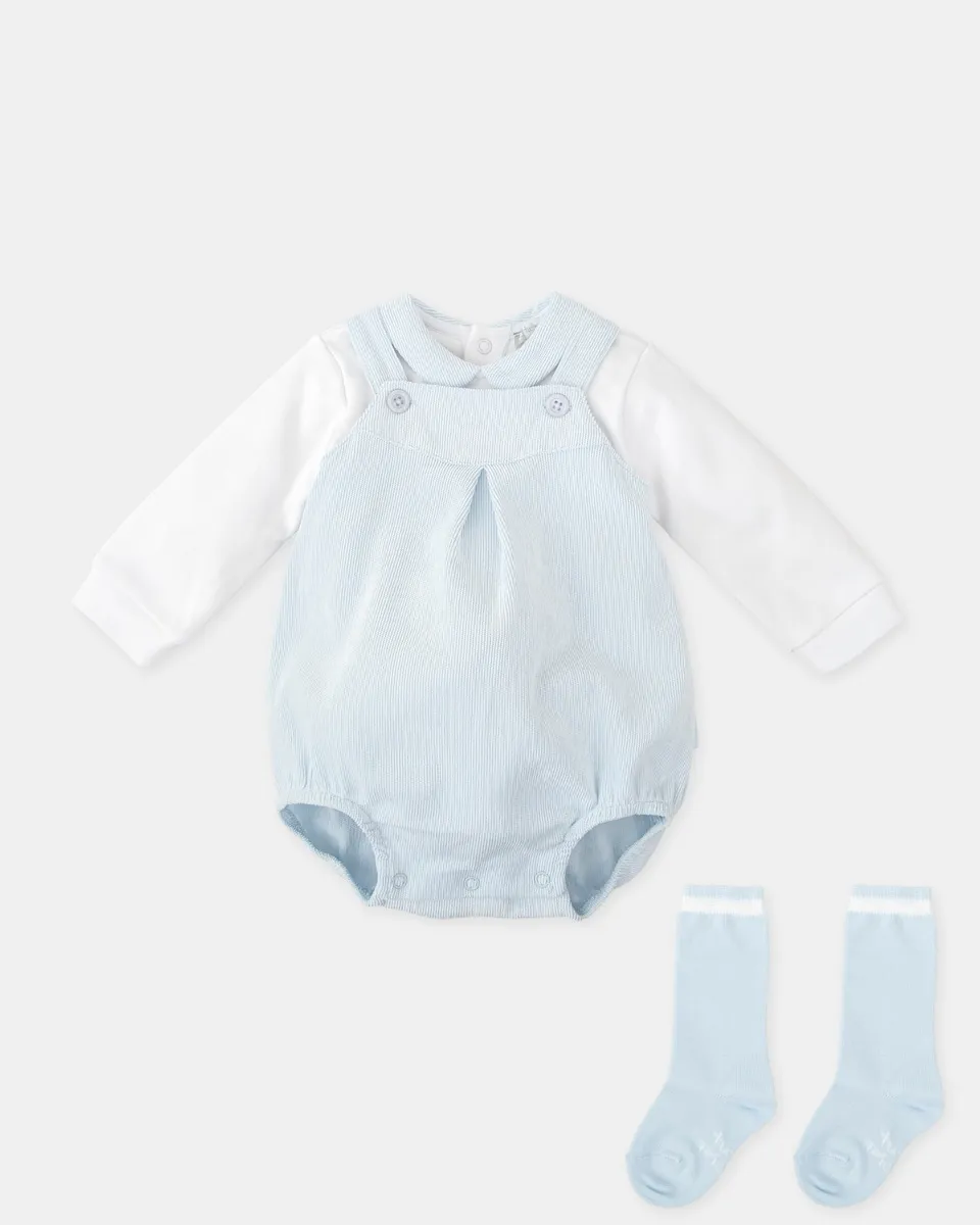 Комплект для малыша комбинезон с футболкой и носками небесно-голубого цвета Tutto Piccolo
Комплект для малыша комбинезон с футболкой и носками небесно-голубого цвета Tutto Piccolo