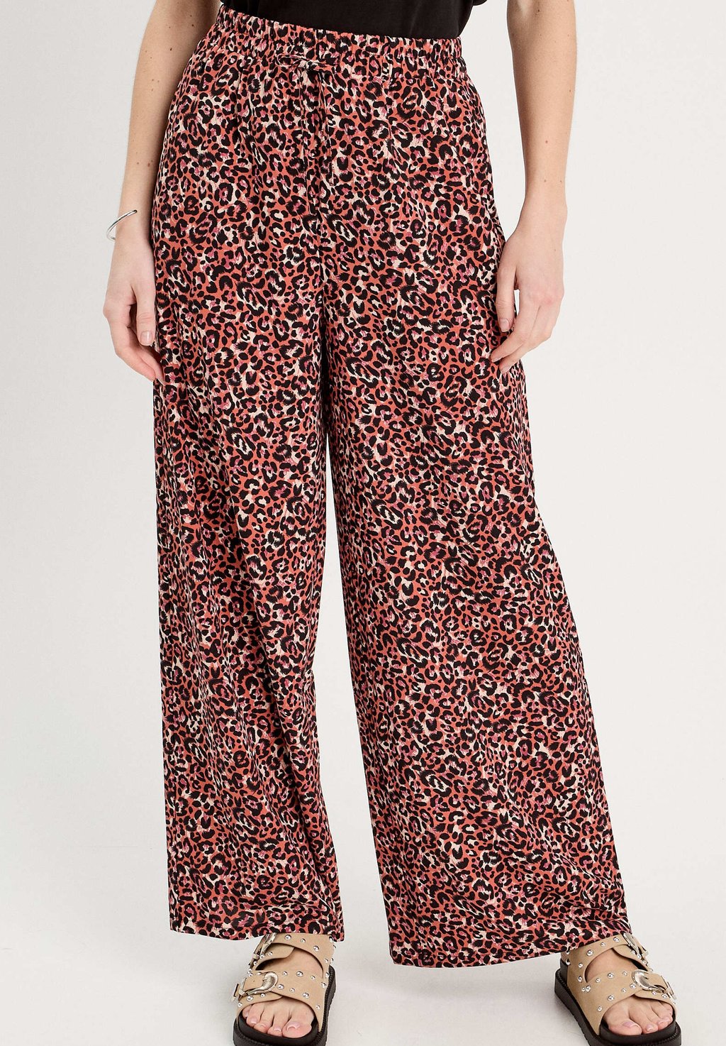 Брюки FLIESSENDE Cache Cache, мультиколор
Брюки FLIESSENDE Cache Cache, мультиколор