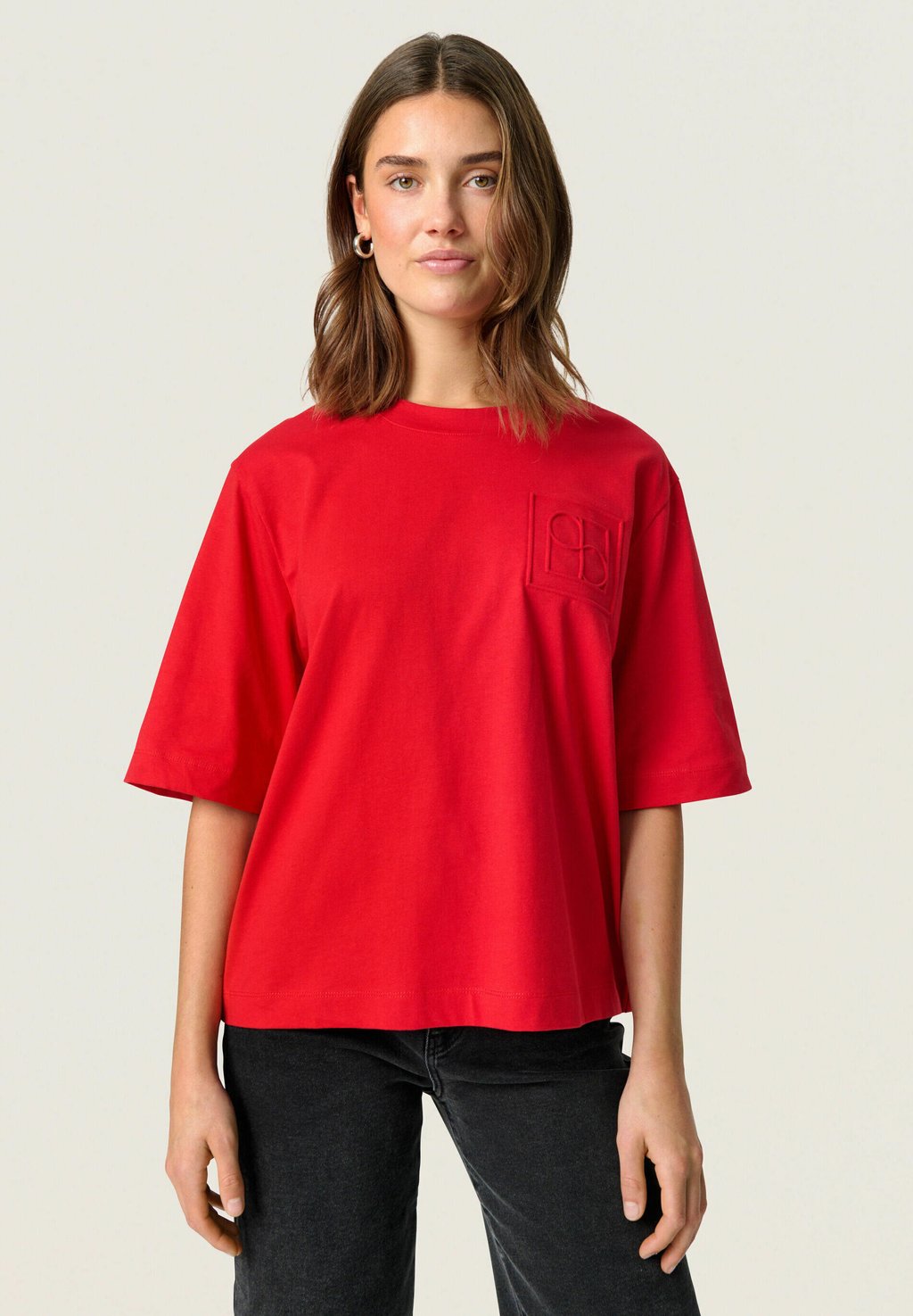 Базовая футболка JINA LOGO TEE Soaked in Luxury, красный
Базовая футболка JINA LOGO TEE Soaked in Luxury, красный