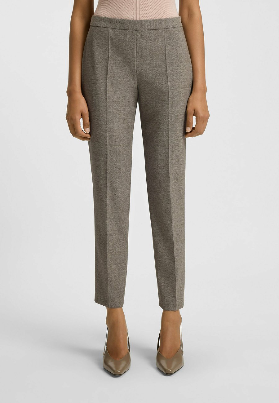 Брюки BOSS TILUNA SIDEZIP, Patterned Four/Multi-Coloured
Брюки BOSS TILUNA SIDEZIP, Patterned Four/Multi-Coloured