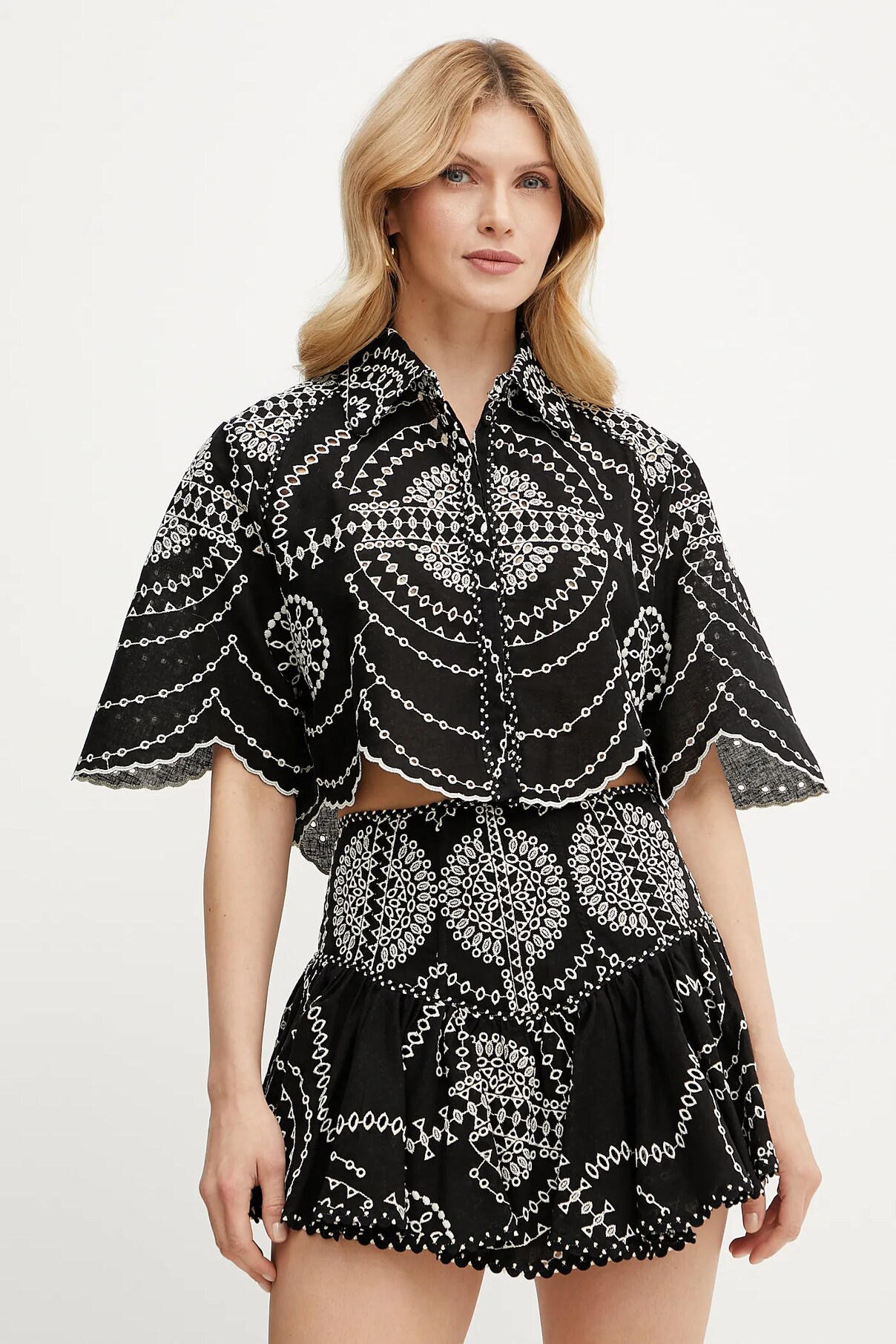 Футболка Emmie Charo Ruiz Ibiza, черный
Футболка Emmie Charo Ruiz Ibiza, черный