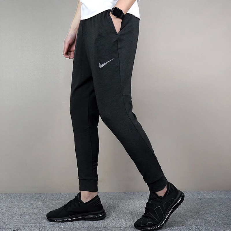 Трикотажные спортивные штаны мужские черные/серые Nike, черный
Трикотажные спортивные штаны мужские черные/серые Nike, черный