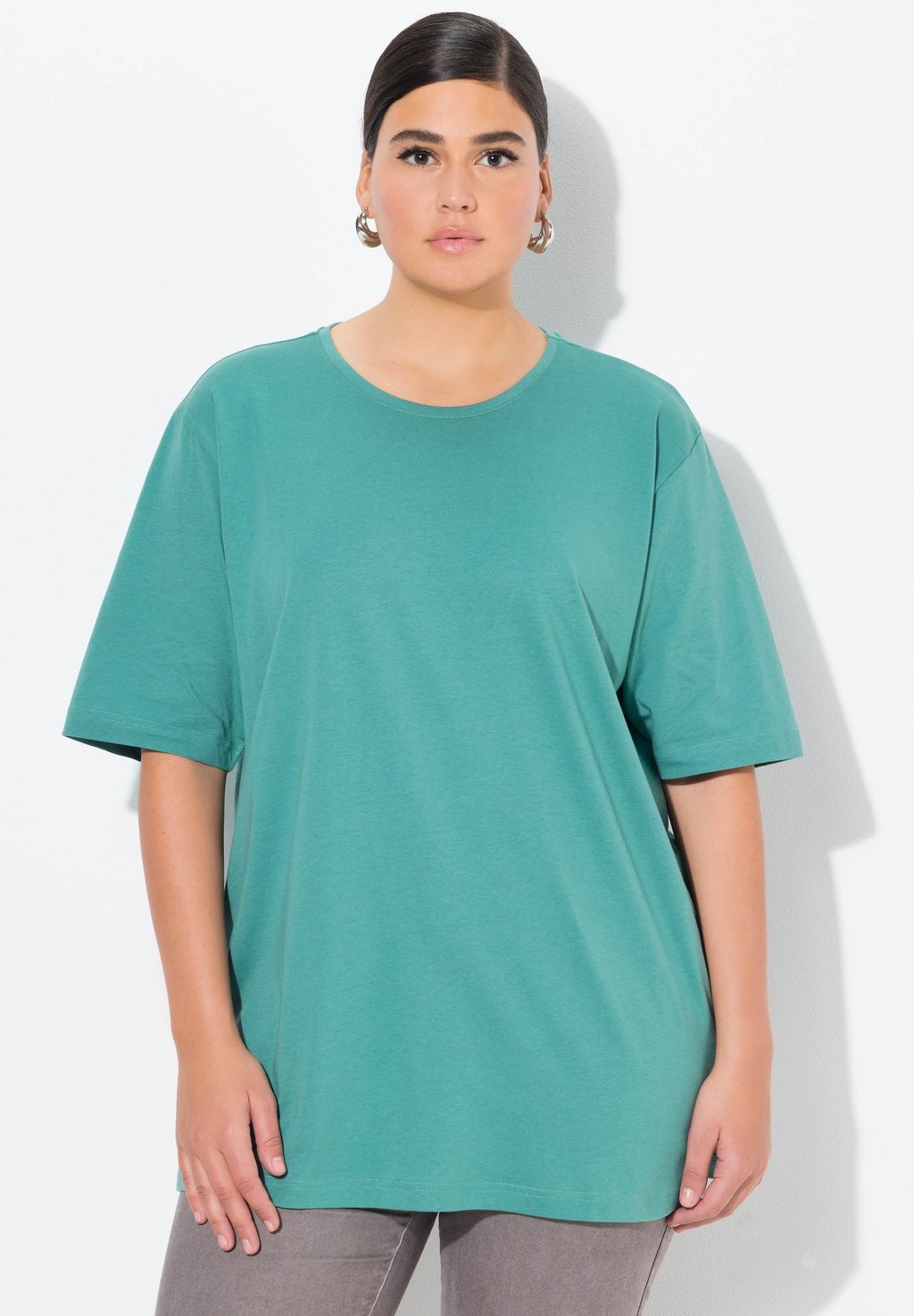 Базовая футболка SHORTSLEEVE TEE Ulla Popken, зеленый
Базовая футболка SHORTSLEEVE TEE Ulla Popken, зеленый