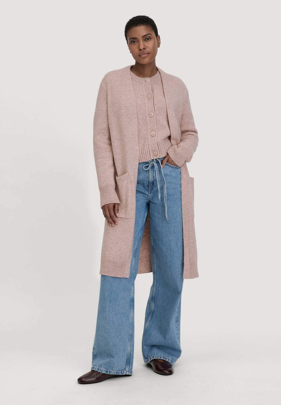 Кардиган Hessnatur Cardigan, Rosé/Light Pink
Кардиган Hessnatur Cardigan, Rosé/Light Pink