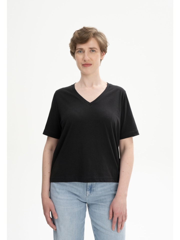 Футболка с V-образным вырезом ANKITA MELA
Футболка с V-образным вырезом ANKITA MELA