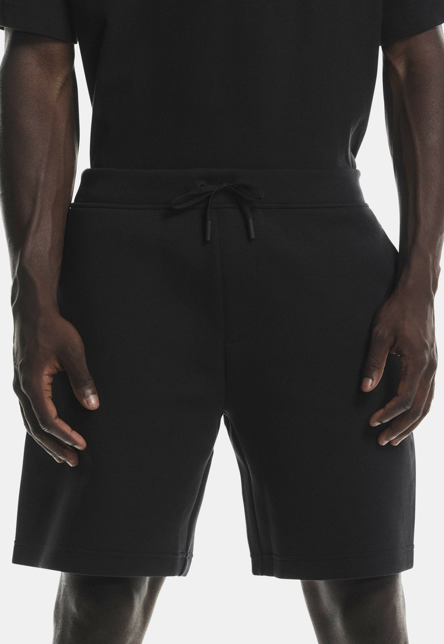 Спортивные шорты On FOCUS TECH SHORTS, Black
Спортивные шорты On FOCUS TECH SHORTS, Black