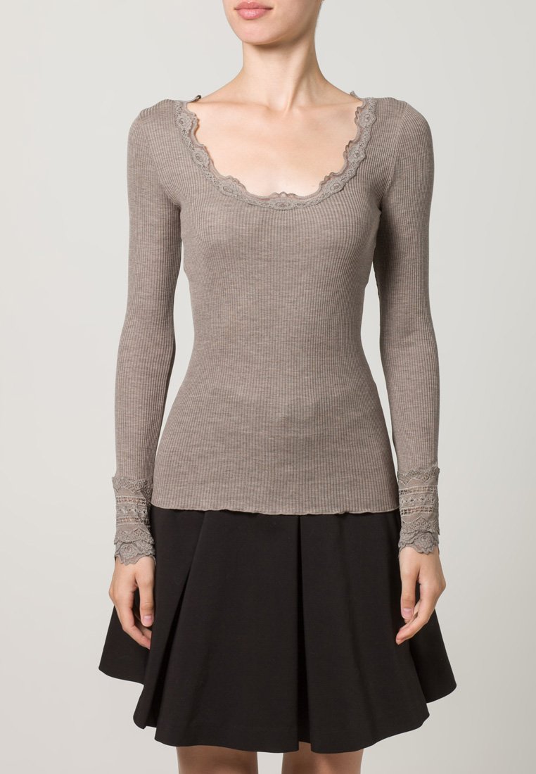 Топ Rosemunde BENITA O NECK, Brown Melange/Brown
Топ Rosemunde BENITA O NECK, Brown Melange/Brown