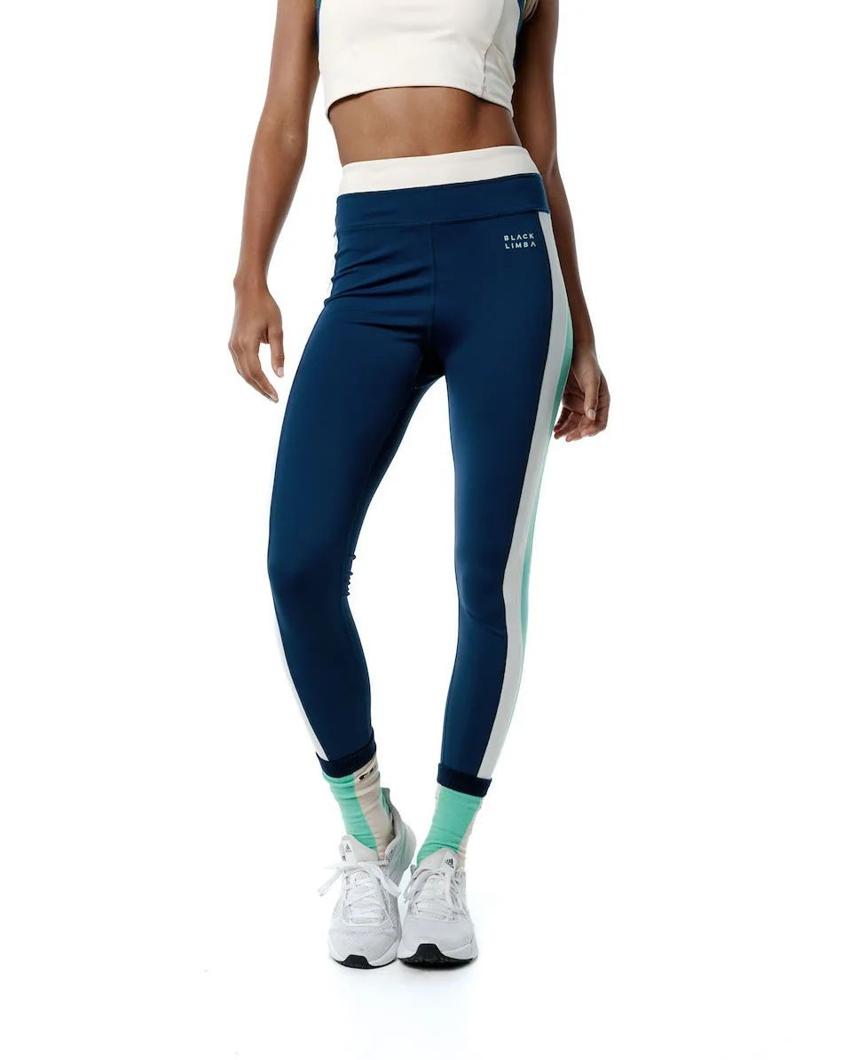 Женские спортивные леггинсы с высокой талией длиной 7/8 Black Limba, тёмно-синий
Женские спортивные леггинсы с высокой талией длиной 7/8 Black Limba, тёмно-синий