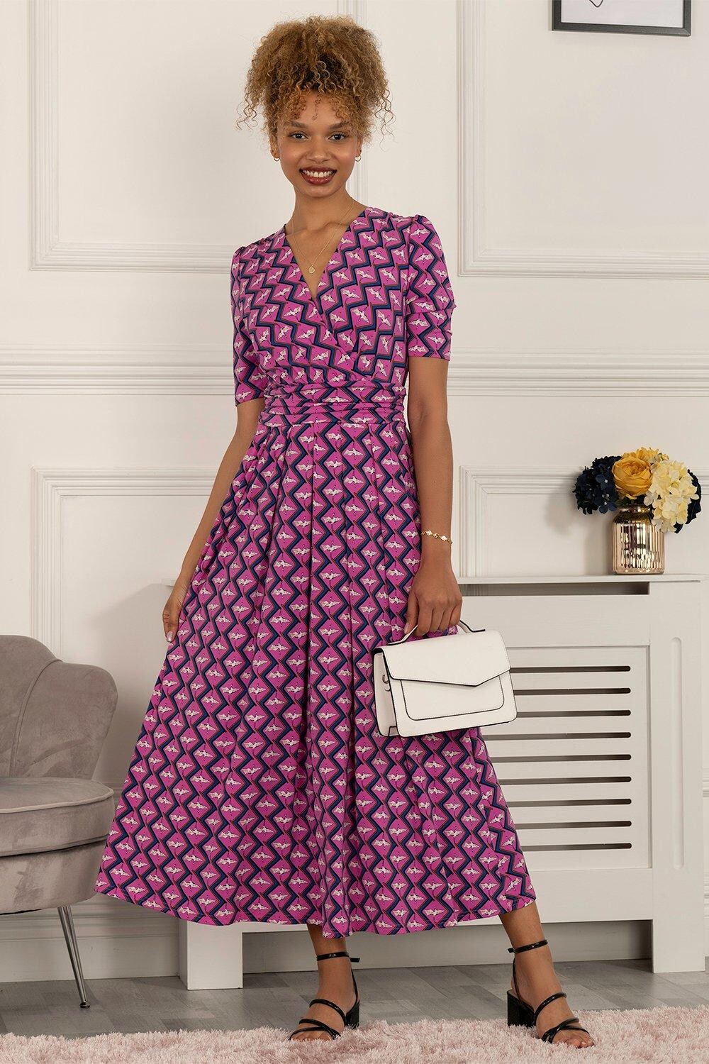 Платье макси Katherine с короткими рукавами Jolie Moi, розовый
Платье макси Katherine с короткими рукавами Jolie Moi, розовый