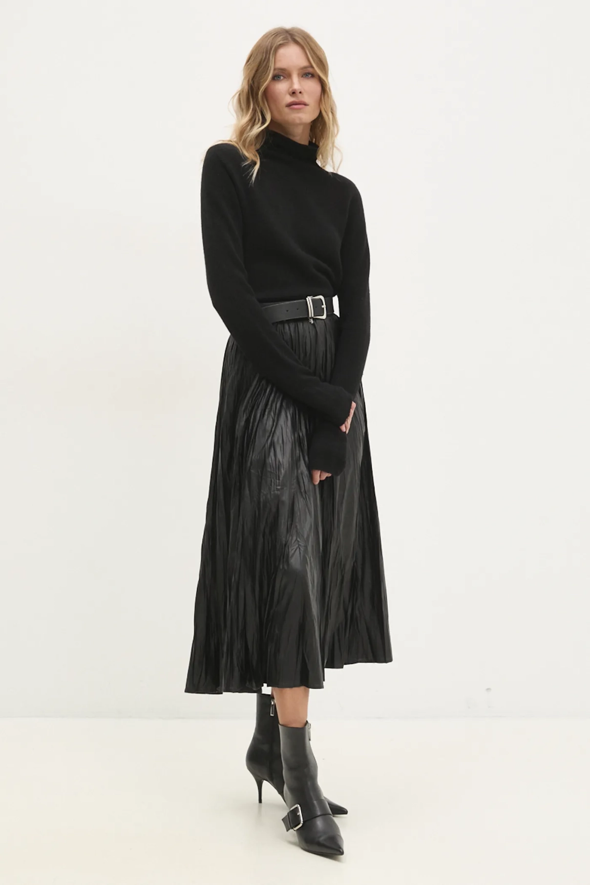 Юбка Answear Lab, черный
Юбка Answear Lab, черный