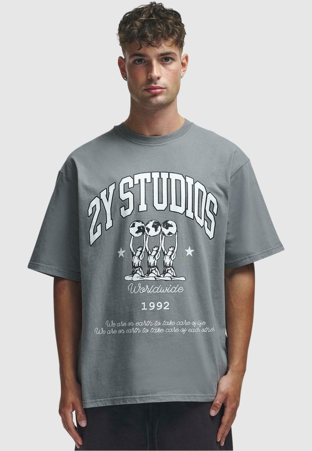 Футболка с принтом GLOBUS 2Y Studios, цвет washed grey 
Футболка с принтом GLOBUS 2Y Studios, цвет washed grey