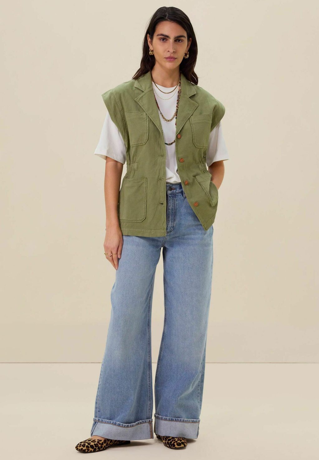 Жилет MIT AUFGENÄHTEN TASCHEN Sissy-Boy, зеленый
Жилет MIT AUFGENÄHTEN TASCHEN Sissy-Boy, зеленый