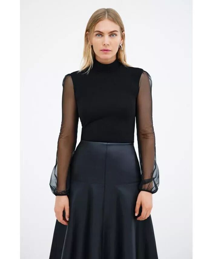 Женский топ Liv Marcella, черный
Женский топ Liv Marcella, черный