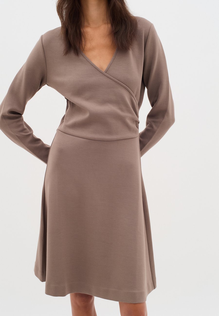 Платье InWear MARAIA, Sandy Grey/Brown
Платье InWear MARAIA, Sandy Grey/Brown