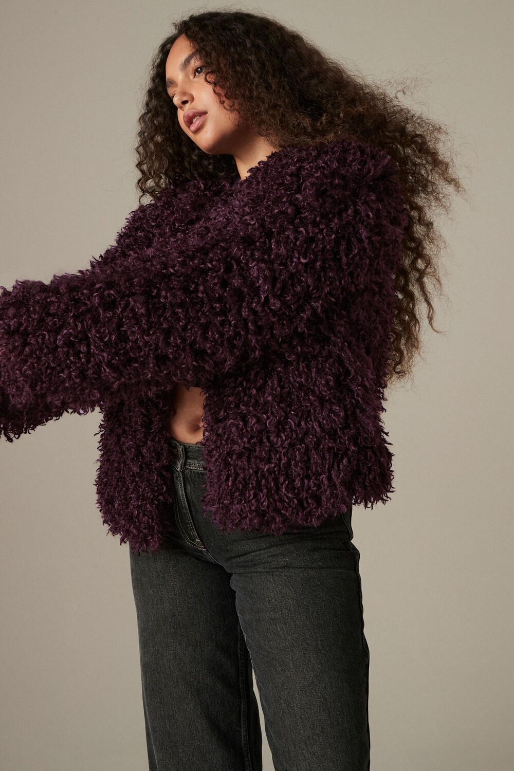 Короткая куртка из искусственного меха Next, красный
Короткая куртка из искусственного меха Next, красный