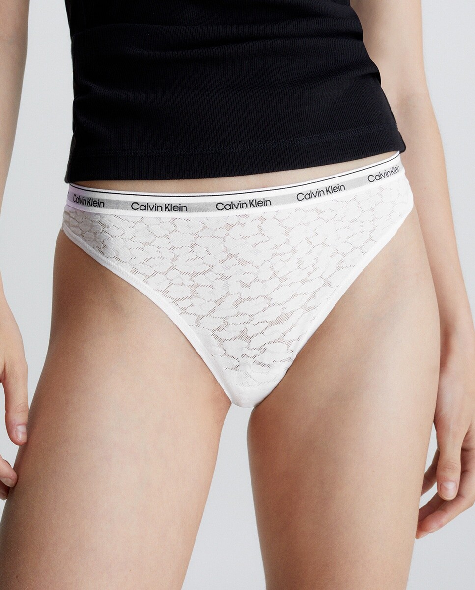 Кружевные стринги с высокой посадкой Calvin Klein, белый
Кружевные стринги с высокой посадкой Calvin Klein, белый