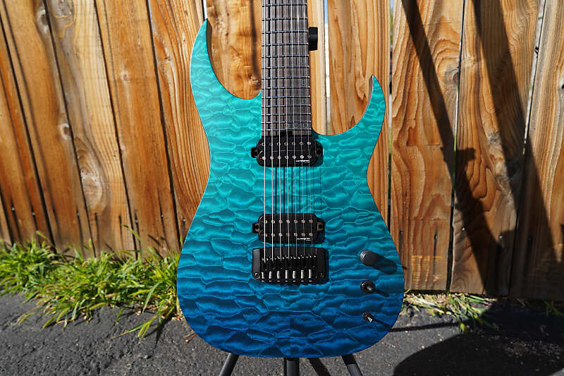 Электрогитара Schecter USA CUSTOM SHOP Keith Merrow KM-7 Hybrid - Blue Green Fade 7-String Electric Guitar w/ Black Tolex Merrow Case
Электрогитара Schecter USA CUSTOM SHOP Keith Merrow KM-7 Hybrid - Blue Green Fade 7-String Electric Guitar w/ Black Tolex Merrow Case