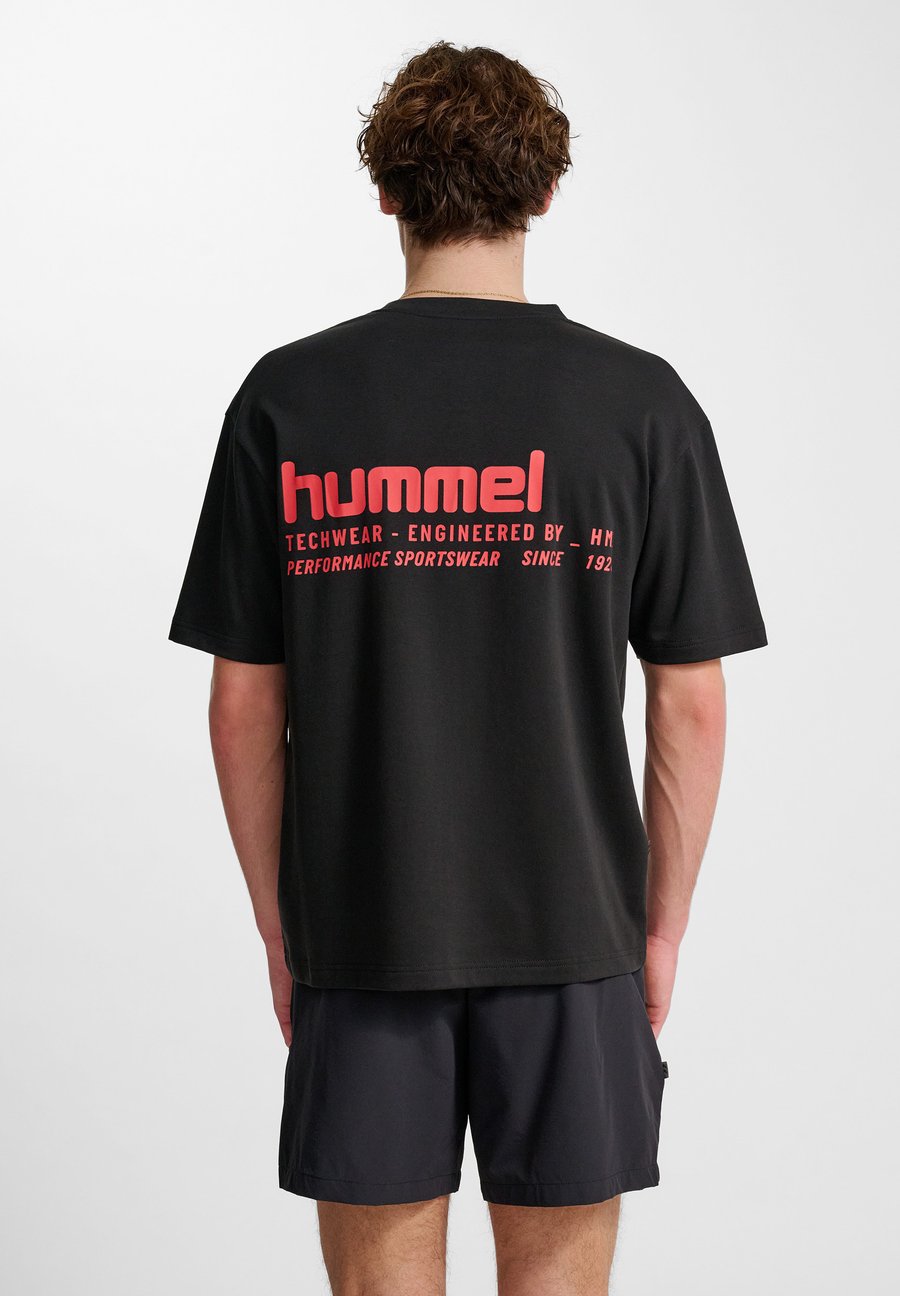 Футболка Hummel HIIT S/S, Black, Черный, Футболка Hummel HIIT S/S, Black
Футболка Hummel HIIT S/S, Black, Черный, Футболка Hummel HIIT S/S, Black