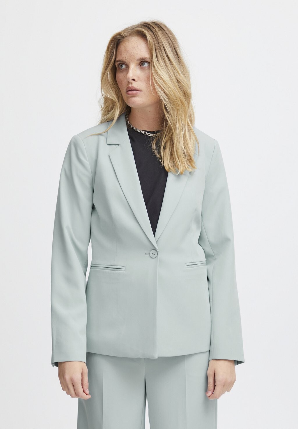 Блейзер IXLEXI BL ICHI, синий
Блейзер IXLEXI BL ICHI, синий