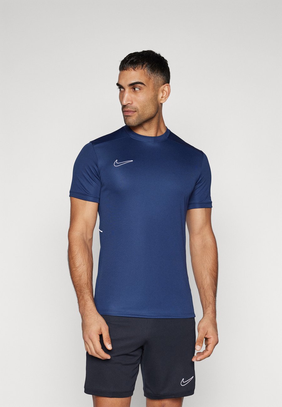 Футболка Nike Performance TOP, Midnight Navy/White/Dark Blue, Белый, Футболка Nike Performance TOP, Midnight Navy/White/Dark Blue
Футболка Nike Performance TOP, Midnight Navy/White/Dark Blue, Белый, Футболка Nike Performance TOP, Midnight Navy/White/Dark Blue