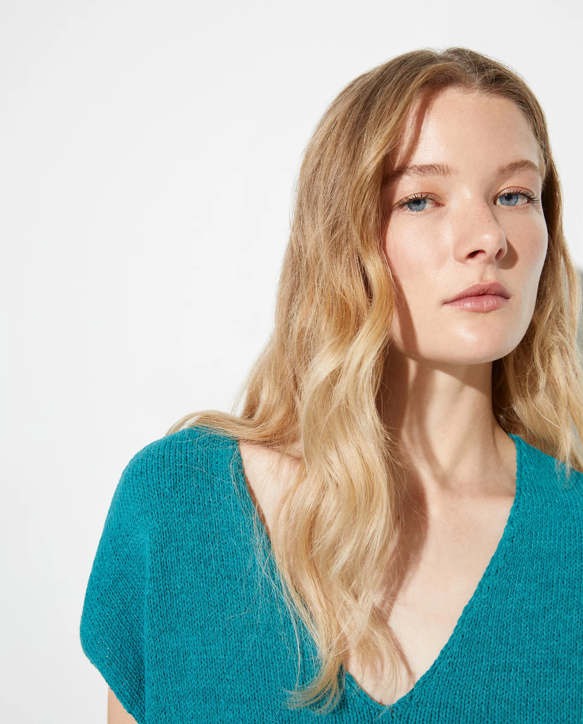 Женская однотонная безрукавка Woman El Corte Inglés, цвет 450 Turquesa
Женская однотонная безрукавка Woman El Corte Inglés, цвет 450 Turquesa