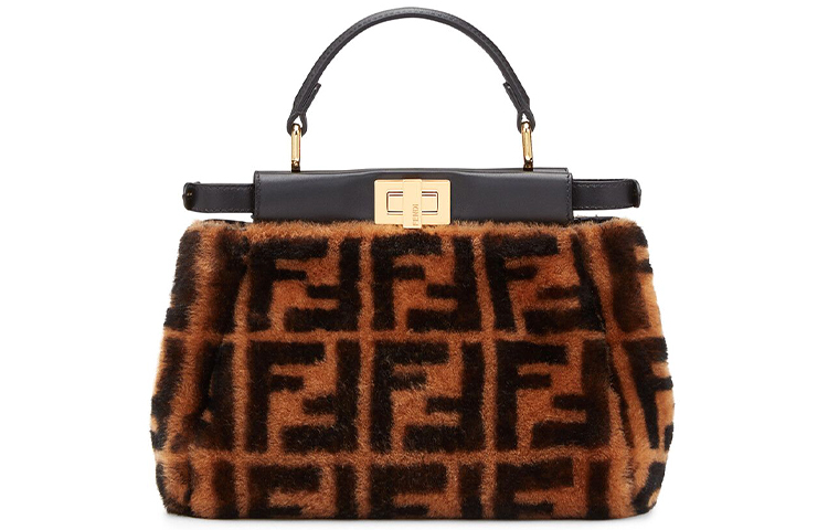 Сумки Peekaboo FENDI, basic set (bag+dust bag)
Сумки Peekaboo FENDI, basic set (bag+dust bag)