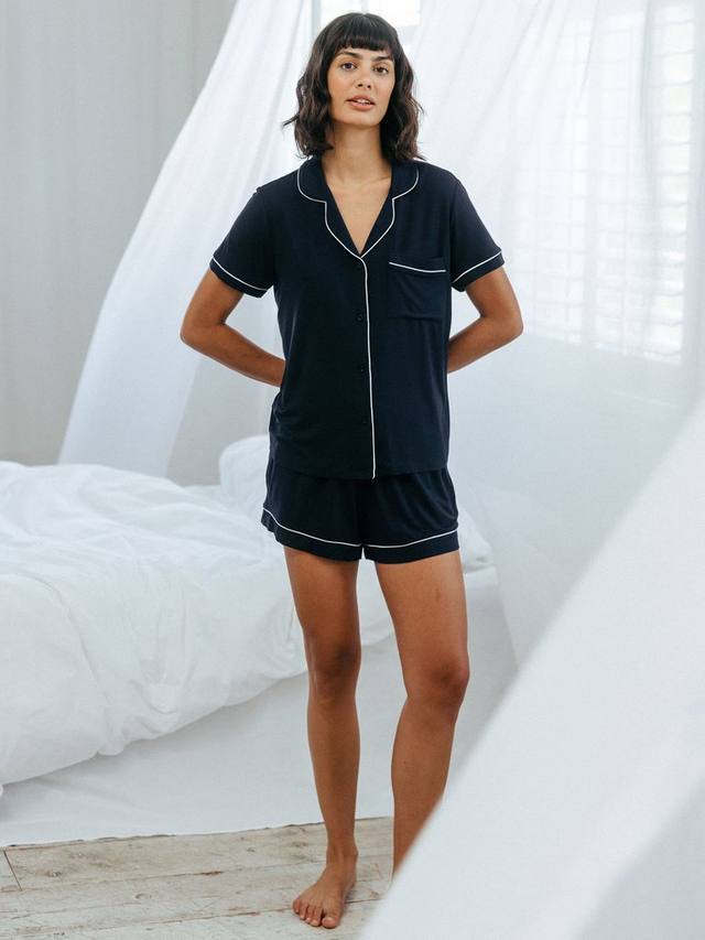 Комплект пижамы из модала Chelsea Peers, Navy
Комплект пижамы из модала Chelsea Peers, Navy