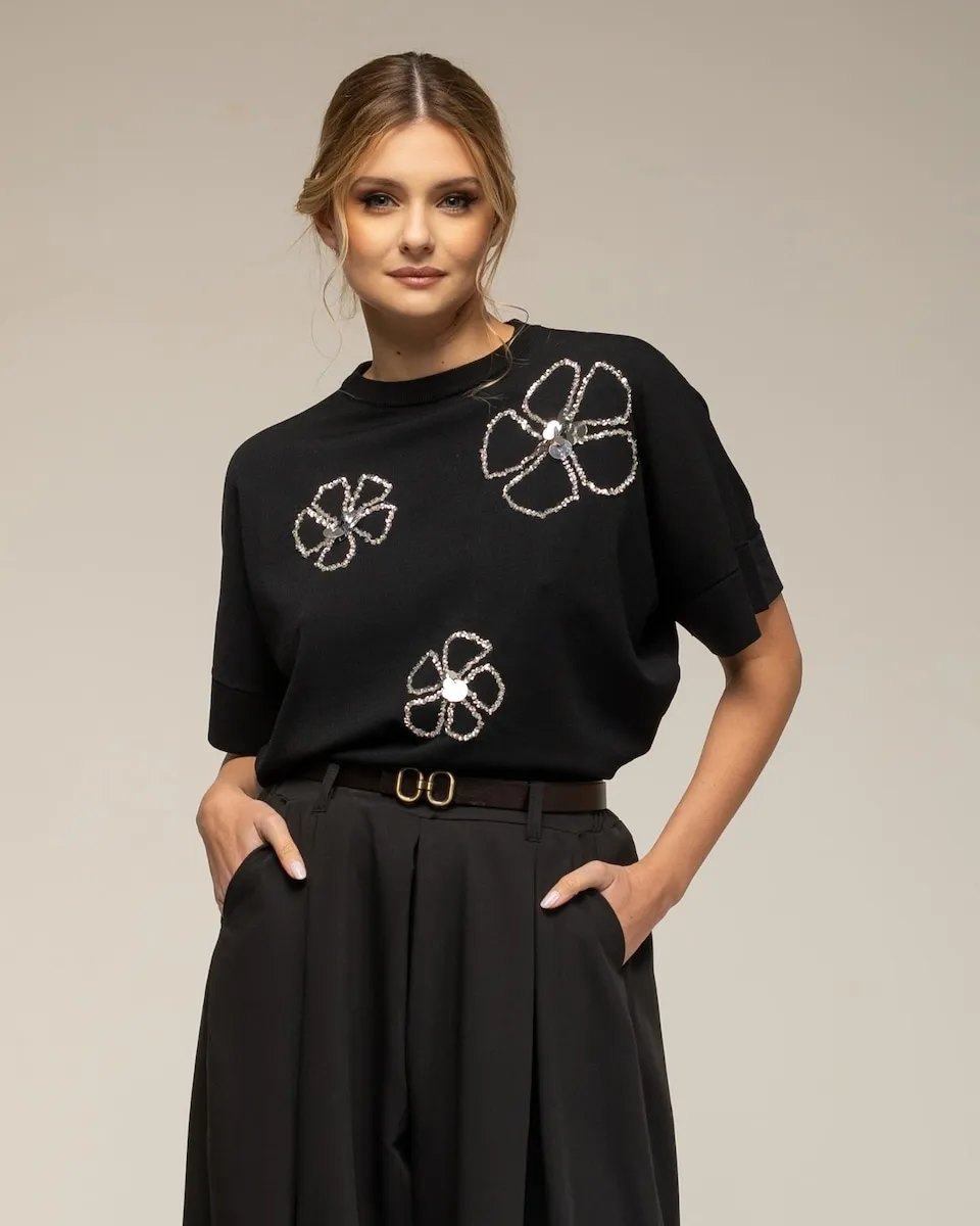 Женский свитер с цветами из стразов и пайетками Tantra, черный
Женский свитер с цветами из стразов и пайетками Tantra, черный