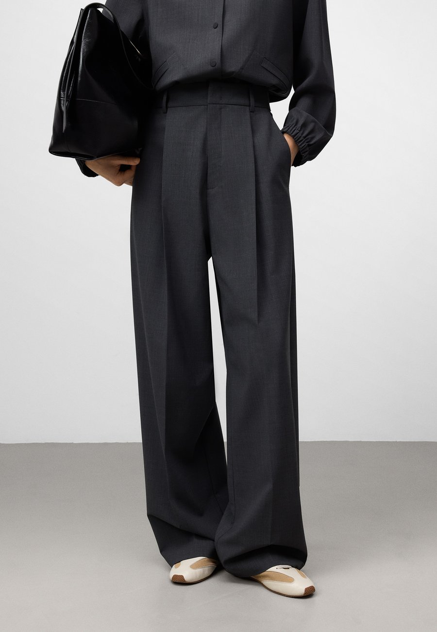 Брюки ADOLFO DOMINGUEZ STRAIGHT TAILORED, Grey Melange/Light Grey
Брюки ADOLFO DOMINGUEZ STRAIGHT TAILORED, Grey Melange/Light Grey