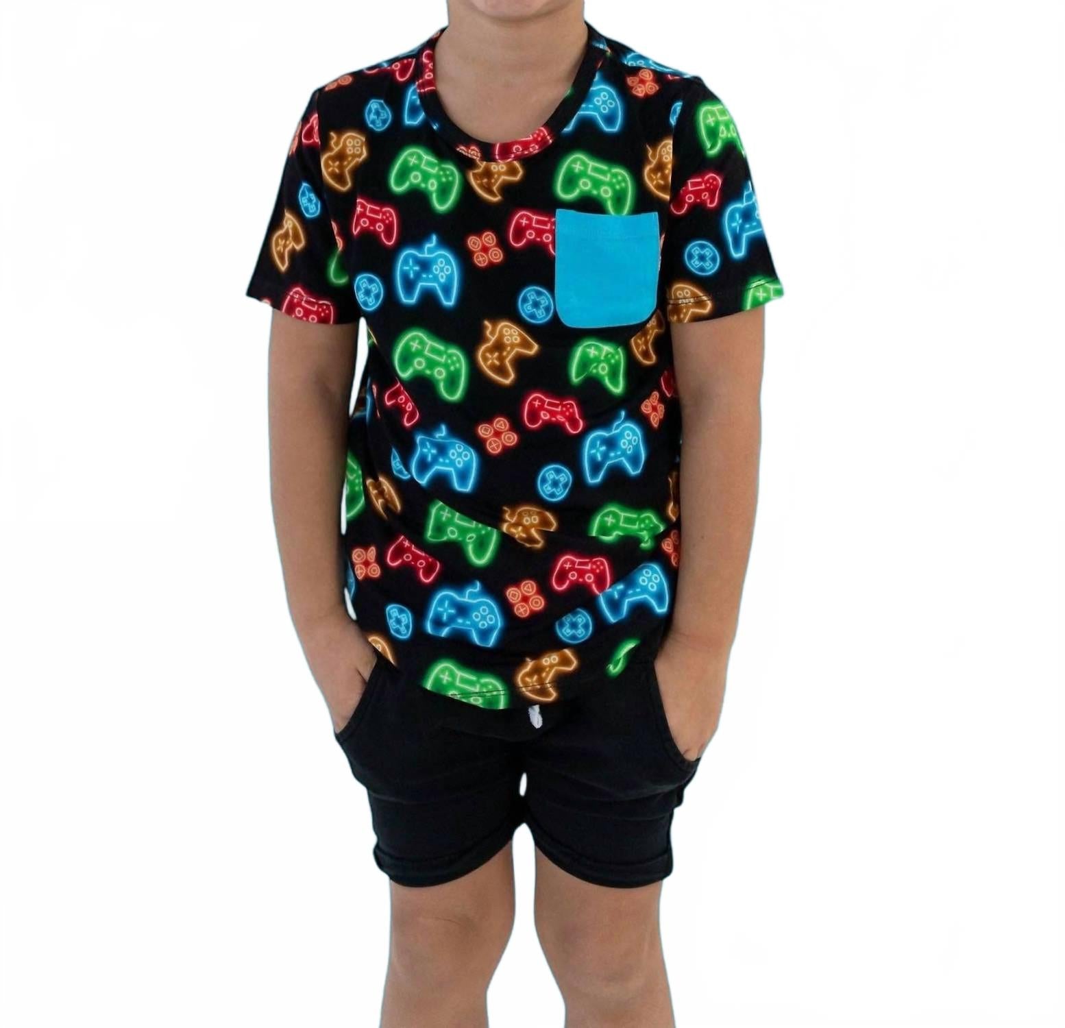 Dream Big Little Co. Детская футболка Gamer Glow Dream Pocket черного цвета
Dream Big Little Co. Детская футболка Gamer Glow Dream Pocket черного цвета