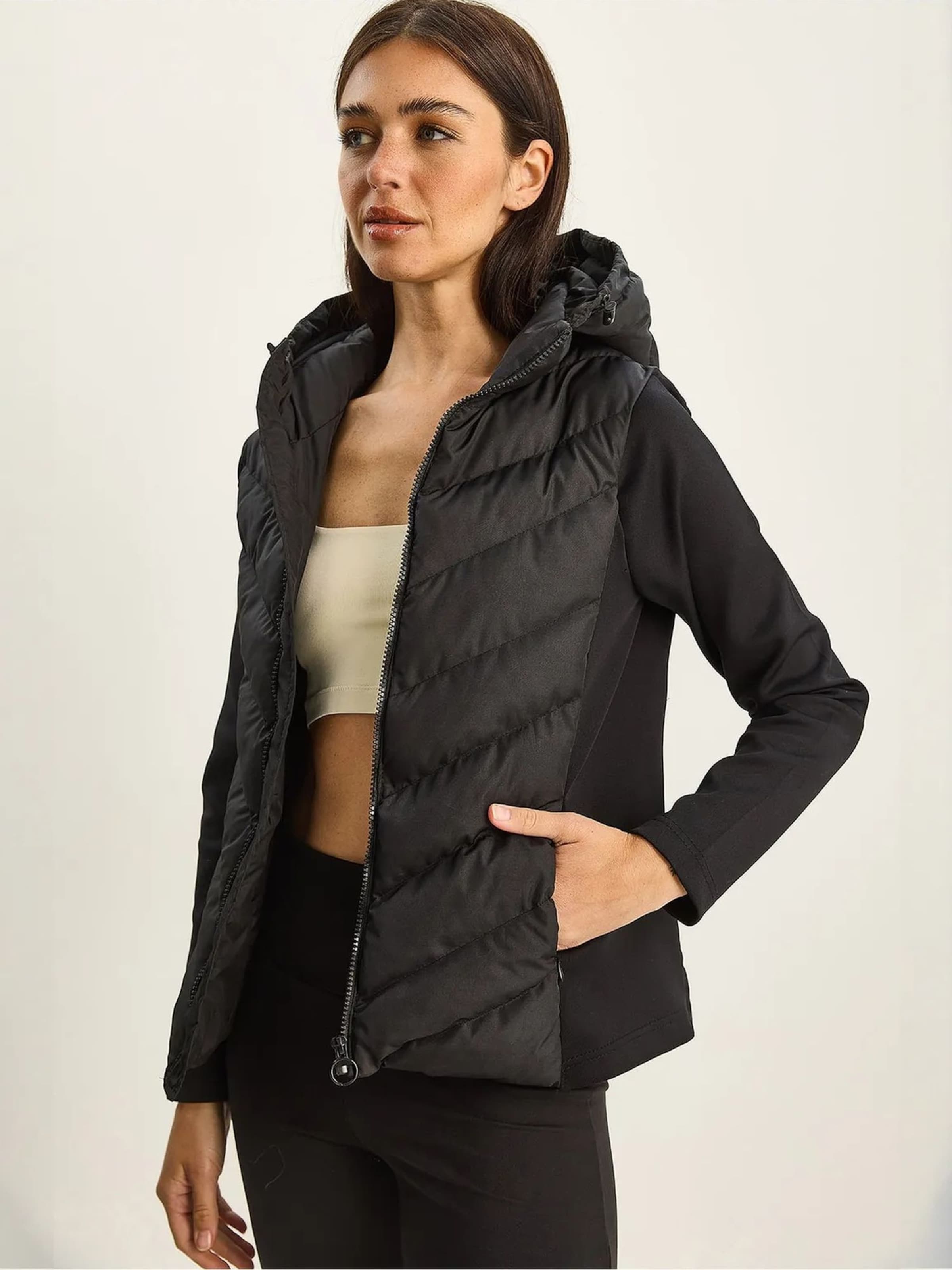 Bianco Lucci Зимняя куртка в черном цвете
Bianco Lucci Зимняя куртка в черном цвете