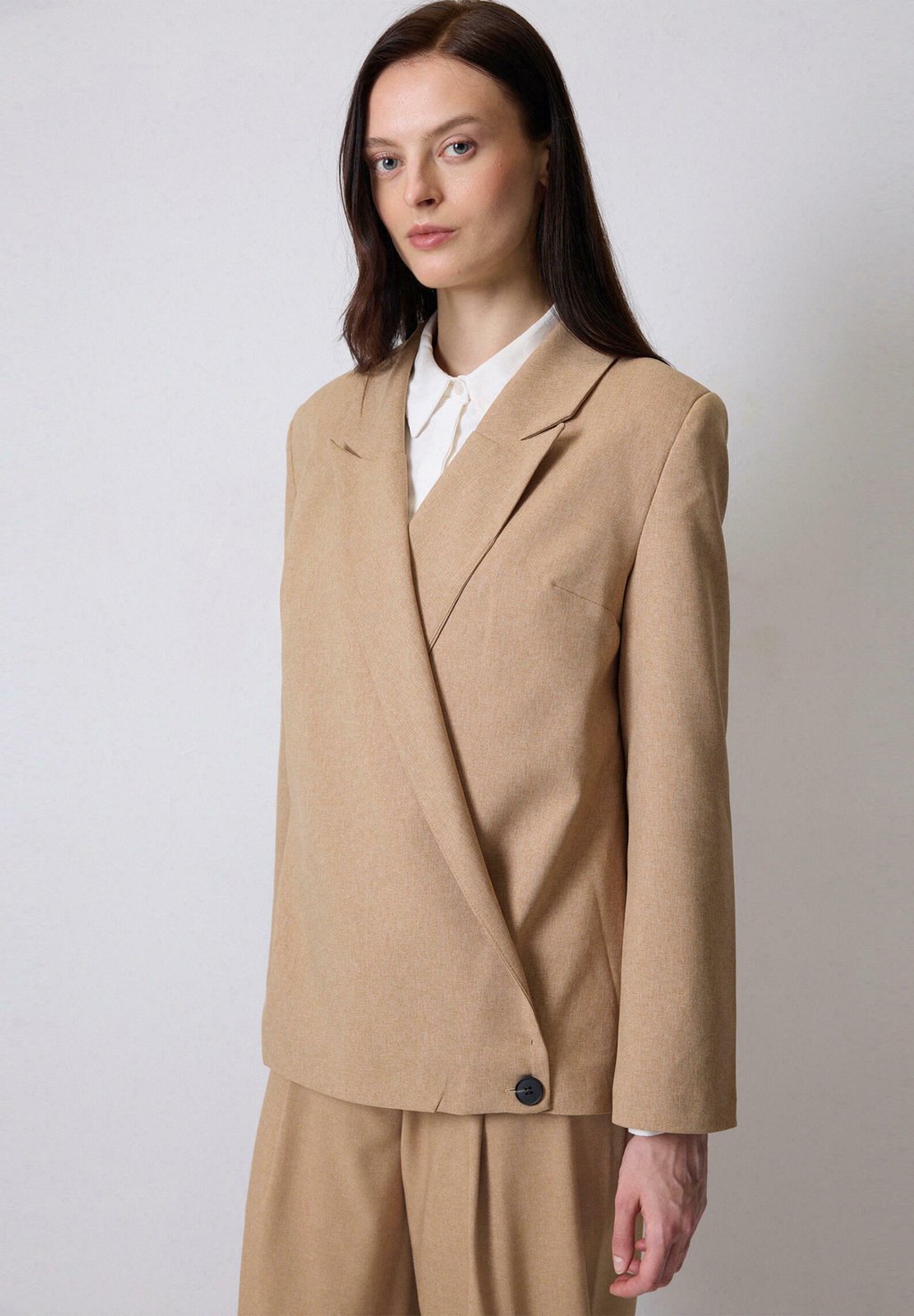 Блейзер Touché Privé, коричневый
Блейзер Touché Privé, коричневый