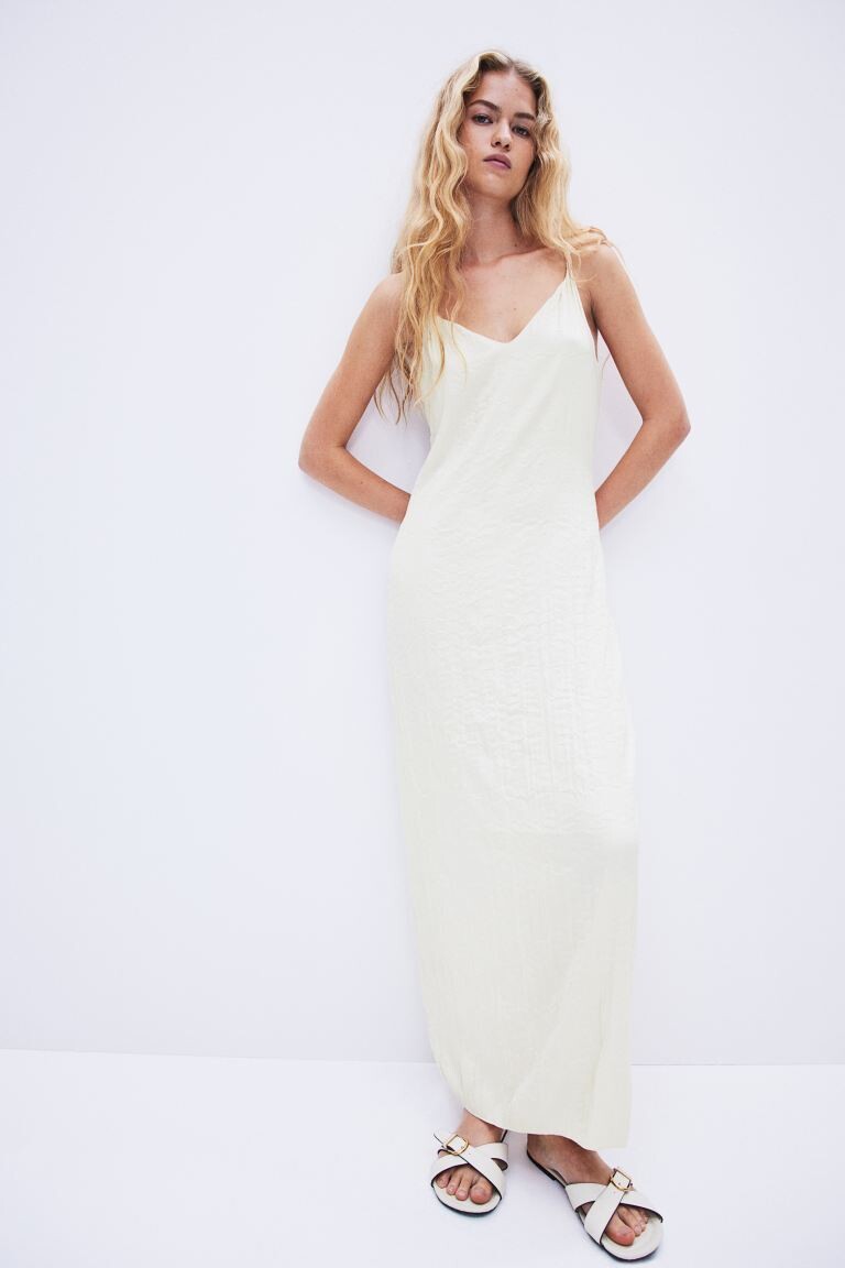 Платье из жатого атласа с закрученной деталью H&M, бежевый
Платье из жатого атласа с закрученной деталью H&M, бежевый