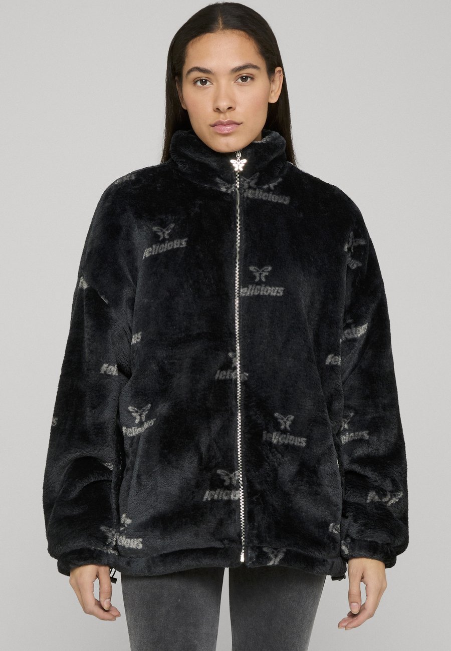 Флисовая куртка FELICIOUS TEDDY LOGO , Black
Флисовая куртка FELICIOUS TEDDY LOGO , Black